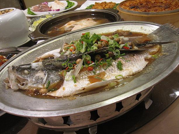 魚はまるまる一匹！良い香りです。