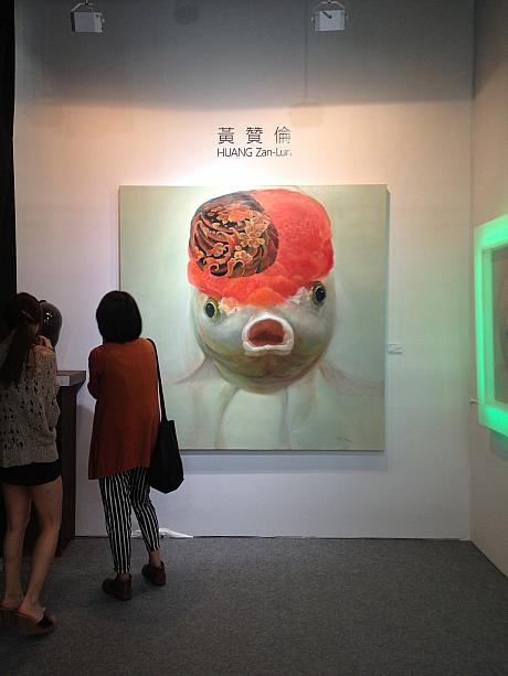 台北の家画廊のブース。こちらは台湾人アーティストの油彩の作品です。