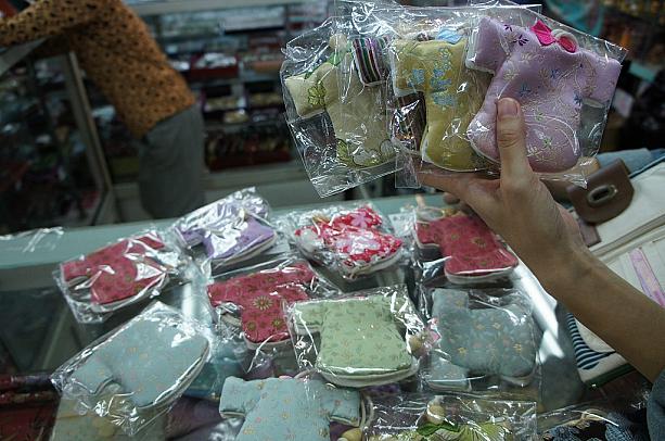 その中でも人気はポーチ類！一時はほぼ売り切れとなったのですが、セールのために再度入荷。