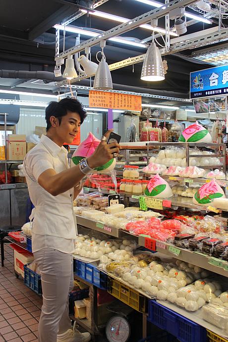 「美男台湾旅ガイド」の撮影でジローと台北市内を巡りました。イケメンの登場に南門市場は大騒ぎ！