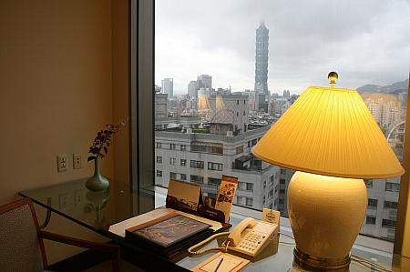 台湾の年越し2025→2026｜台北101花火＆人気カウントダウンイベントを徹底ガイドします 台湾 台北 台北101 カウントダウン 花火 ライブ 高雄 国旗掲揚 日の出 ご来光 おうちで台湾 年末年始 年越し 年明け カウントダウン花火 台湾旅行 台北旅行 高雄旅行 台南旅行 台中旅行 桃園旅行海外の年越し