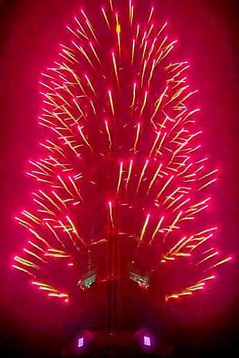 台北君悦酒店(グランドハイアット台北/GRAND HYATT TAIPEI)客室からの花火<br>画像提供：パンダ