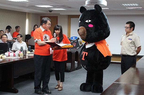 今までは、インターネットやLINEのスタンプのみでの活動だったOh! Bear。この日から正式に特別ミッションチーム「超級任務組」の組長として台湾観光の宣伝活動を行います！