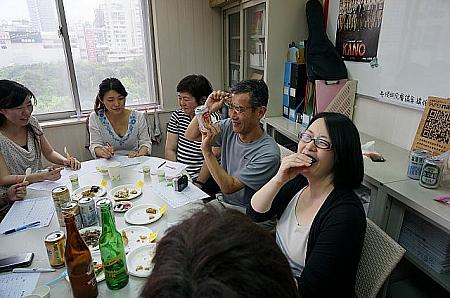 気がづいたら読者の皆さん、かなり和気あいあいなムードに！<br>皆さん、「台湾好きが集まる飲み会」もとい、「台湾ビール飲み比べ」ご協力ありがとうございました☆