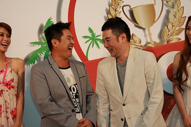 台湾ドラマのお父さん役などでおなじみの洪都拉斯（ホンジュラス）さん（左）もゲスト参加！番組MCの楊帆さんと息の合ったトークで湧かせます