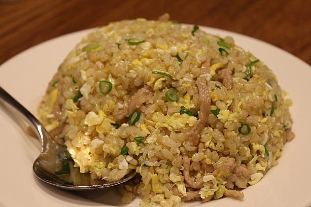 チャーハンは白米か玄米か選べるので、玄米にしてみました！肉絲蛋炒飯（肉入り卵チャーハン）（160元）、パラパラと味もいきわたっていて、うま～～い