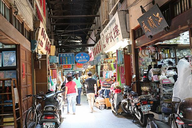 台北ナビでご紹介している台南の「佳佳西市場旅店」ホテルの隣は、かつて台湾の3大布市場の1つでした