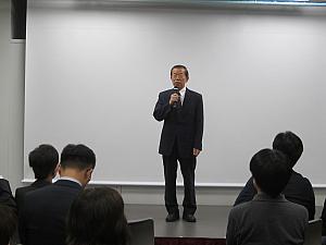 6月9日に就任したばかりの台北駐日経済文化代表処の新代表・謝長廷氏も壇上へ