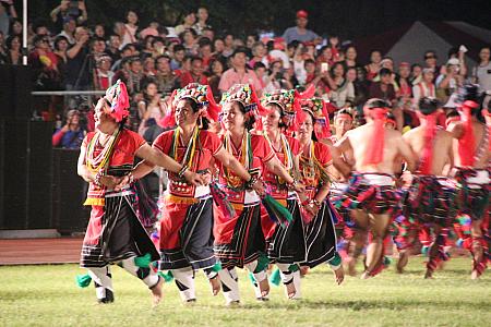 年に一度の盛大な「花蓮県原住民豐年フェスティバル」に行ってきました！ お祭り フェスタ イベント 原住民 アミ族 セデック族 タロコ族 クバラン族 サキザヤ族 ブヌン族 屋台 ＭＩＴ パフォーマンス踊り