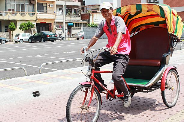笑顔が素敵な自転車タクシーのおじさま