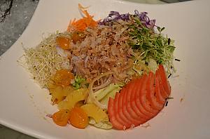 和風沙拉。金棗と生野菜、水草のサラダ
