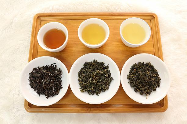 台湾土産、皆さんは何を買いますか？一言でウーロン茶といっても東方美人やら鉄観音などいろいろあるんです