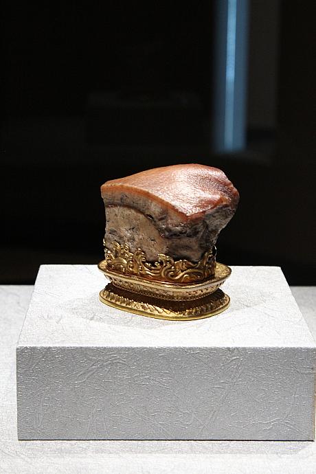 現在「國立故宮博物院南部院區」には「肉形石」が特別展示されていますよ～！