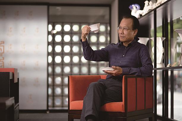 八方新氣創設人「王俠軍」は「中国ガラスの教父」と称される方。中国白瓷の新たな価値を作り出しています