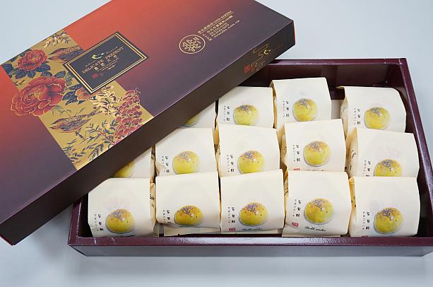 先日記事を公開した「2017中秋節月餅食べ比べ」でも、広東式月餅に負けぬとも劣らぬ人気を見せた「蛋黃酥」。台湾の方も好きですよ～。