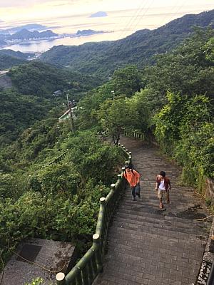 台北、淡水、九份、夜市……　彼らが行く先々で出会う台湾の景色を見ていると、なんだか一緒に旅をしているような気分に♪<br>（画像提供：United Entertainment Inc.）