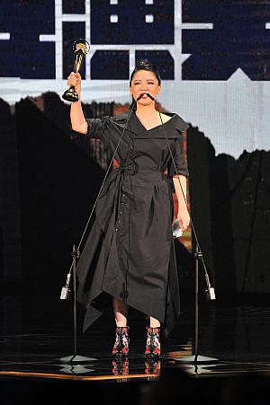 ユーイン・シューは、昨年最優秀中国語女性歌手賞を受賞した艾怡良と共にパフォーマンスも行いましたよ！
