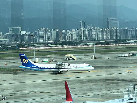 マンダリン航空のATR72-600型機。台湾ではこのほか、ユニー航空、ファーイースタン航空も同型機を保有しています