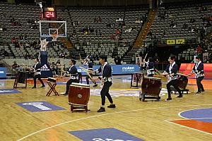 大学バスケ・UBAの試合前に行われた佛光大學和太鼓クラブの演奏