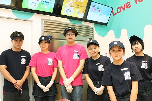 SNS映えする美味しいアイスクリームとして日本で人気の「Roll Ice Cream Factory」が7月17日、信義エリアにある微風南山アトレにオープンしました！