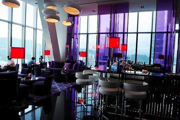 ナビでもご紹介しているW台北の31階にある「紫艷酒吧」。14:30～17:30に楽しめるアフタヌーンティーがまたまたリニューアルしたと聞いてやってきました！