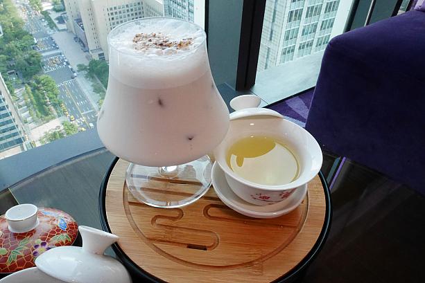 阿里山高山茶をベースに台湾のミルクティをイメージした「紫醉衿迷」。カルーアミルクのような甘くミルキーで一番の飲みやすさ。ただ、アルコールは強めなのでご注意を。