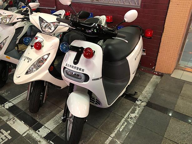 最近では警察のスクーターにもgogoroが導入されました。郵便局の配達用gogoroもあるそうなのですが、ナビはまだ見つけたことがありません。