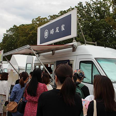 日本にもお店がある「蜷尾家 NINAO」のソフトクリームは、何度も売り切れになるほどの人気。台湾青茶ソフトはさわやかな口当たりで、嫌な甘さが残りません！
