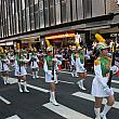 昨年に続き、パレードに加わった台北市立第一女子高級中學（北一女）と…