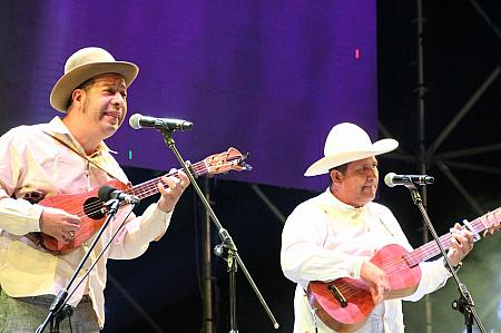 「セニョリータ」という歌詞は、誰もが思い描くメキシコ音楽にぴったりでした。