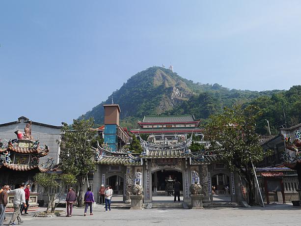 碧雲寺は山の麓にひっそりとあります
