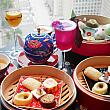 アフタヌーンティーの内容はこちら。香港の茶楼をイメージしていて、3種類の点心と5種類のスイーツのほか、4杯のカクテルと各種ソフトドリンクのセットになっています。