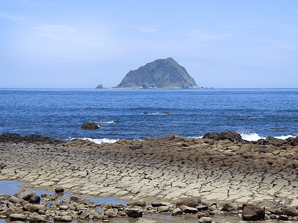 整然と並ぶ豆腐岩は大自然の力の大きさと、美しさを見せ付けます。