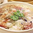 思わず「うう～ん！」と唸ってしまった「宋嫂魚羹」(中華風ヒラメのあんかけスープ)は、浙江地区の伝統料理だそう。ヒラメのほか、シイタケ、ハム、卵、カニの脚など、具だくさんで、さまざまな具材のエキスがギュッと濃縮されていて、初めて食べるのに、全く抵抗なく味わえる一品。日本人が好きそうなお味です。