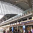 開放的な空間を覆う大きな屋根はなんだかJR大阪駅や京都駅を連想させますね。