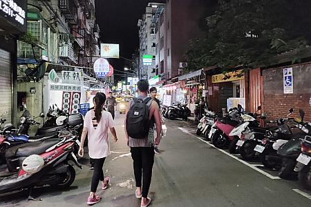 林森北路は台北の歓楽街