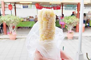 ナビは台湾のトウモロコシが好きで、いつも蒸しトウモロコシを食べちゃいます。びっくりするくらい甘いものや、弾力性があるものなど、色んな種類があって食べ比べも楽しめますよ～！ちなみにここでは大同電鍋で蒸していました♪