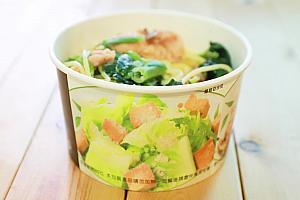 ちなみに台湾のサイゼリヤのお持ち帰りの容器はこんな感じ。サラダ、前菜(一部)、パスタ、ドリアは全部これに入れそうですよ～！