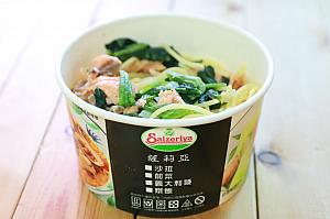 ちなみに台湾のサイゼリヤのお持ち帰りの容器はこんな感じ。サラダ、前菜(一部)、パスタ、ドリアは全部これに入れそうですよ～！