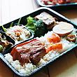 「私房滷肉＋各式配菜餐盒」は欣葉の豚の角煮がど～んと乗っているTHE台湾のお弁当！おかずの種類とクオリティの高さにもう大満足。これで130元。すごいとしか言いようがありません。
