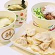 ナビは蒸し餃子、ジャージャー麺、卵スープを注文。いつも決まってこの組み合わせです！