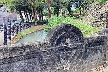 太平寺の前に架かる「太平橋」。よく見ると太平の文字が……この橋は統治時代からのもので、丸いところが太平という字になっています