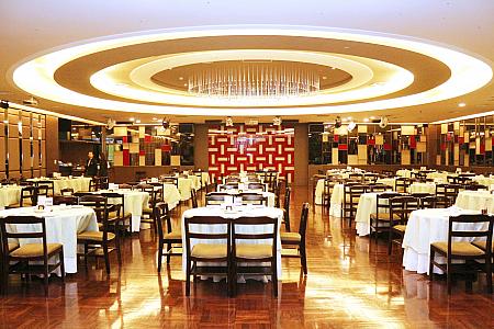そんなナビがやってきたのは、台北福華大飯店(ハワードプラザホテル台北)内にある台湾料理レストラン「蓬莱邨(フォルモサ)」です。