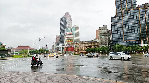 梅雨に突入した台湾。台北では連日雨で、引きこもりっぱなしのナビですが、ちょっと用事があって外出した際に、台北駅地下街へ行ってみました！