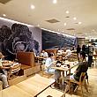 本日ナビがやってきたのは信義区にある統一時代百貨台北。「ランチでも食べましょか～」と足を止めたのが無印良品の前。ここ、台湾で唯一の「Café&Meal MUJI」なんです。(ちなみに台湾で唯一の「Café MUJI」はここからすぐの新光三越A11内にあり)
