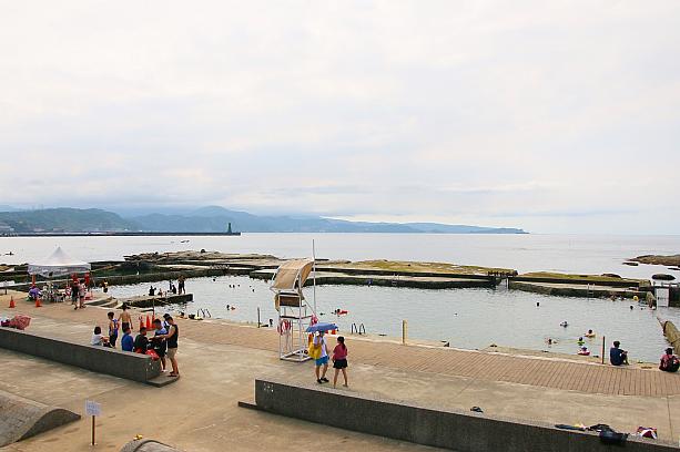 和平島公園の最大の魅力は、安心して海水浴が楽しめる場があること。6月くらいから水難事故の悲しいニュースを耳にすることが多いので、このような場は大変ありがたいですよね！子連れ旅にもおすすめ！