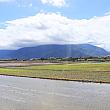 台湾東部の小さな町・池上は、お米「池上米」の名産地として名を馳せているだけではなく、至る所でアートに触れられる芸術の町としても知られています。美しい風景とおいしいご飯、それに心に栄養を与えてくれる芸術作品を楽しもうと、多くの旅人が訪れる人気の観光地なんです。