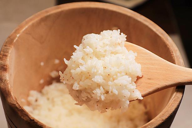 池上は台湾屈指の米どころ。そんな土地で暮らす筱媛さんら家族が自ら育てたお米がこちら、ズバリ「自己種的池上米(自分で育てた池上米)」。キヌアと共に炊き上げたお米は、もっちもち～♪やっぱり池上のお米はおいしいのです！