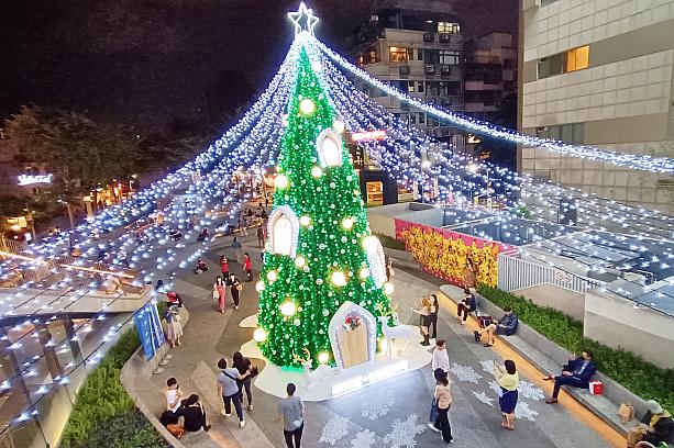 MRT「中山」駅と「雙連」駅の周辺で行われるクリスマスも定番になりましたね。