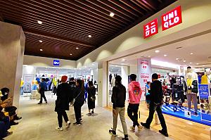 「UNIQLO」と「GU」2つのブランドが共同で「生活美学概念店(LifeWearコンセプトショップ)」をオープンするのは台湾初。加えて「UNIQLO」と「GU」が同じフロアで隣接区画に両ブランドが出店しているのも台湾初！でも店舗間は自由に行き来ができなかったのが残念……。